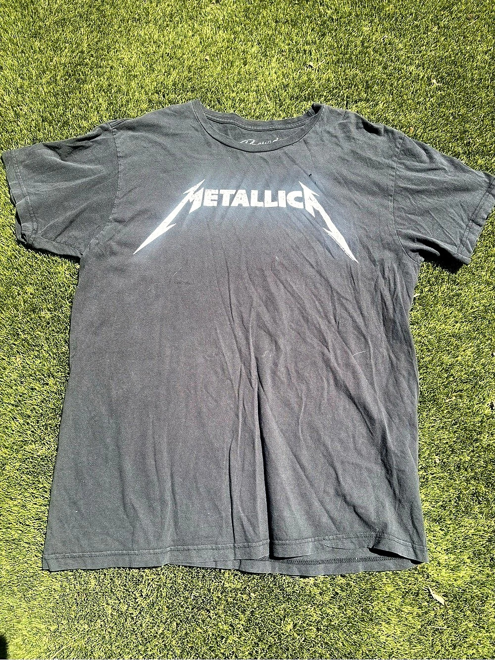 Metallica Graphic Short Sleeve Tee in Black